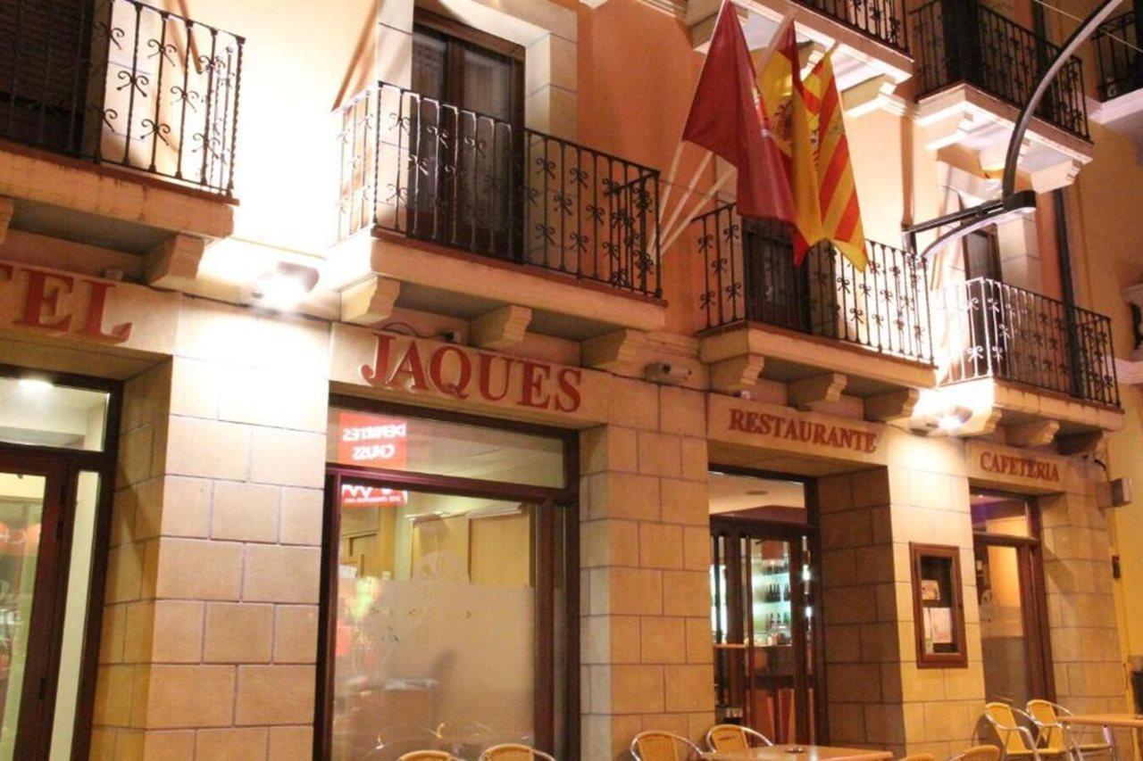 Hotel Jaques Хака Экстерьер фото