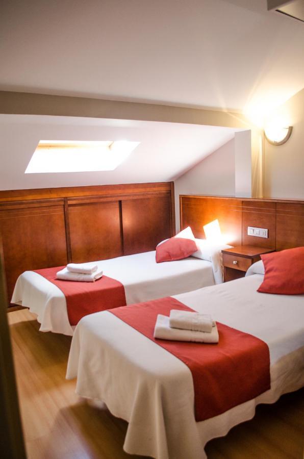 Hotel Jaques Хака Экстерьер фото