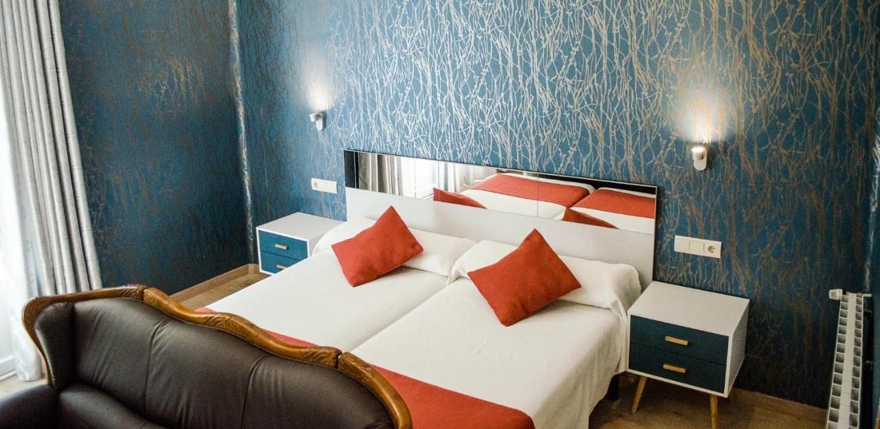 Hotel Jaques Хака Экстерьер фото