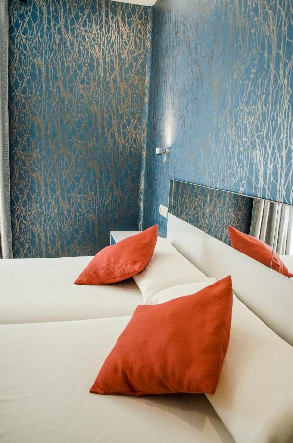 Hotel Jaques Хака Экстерьер фото