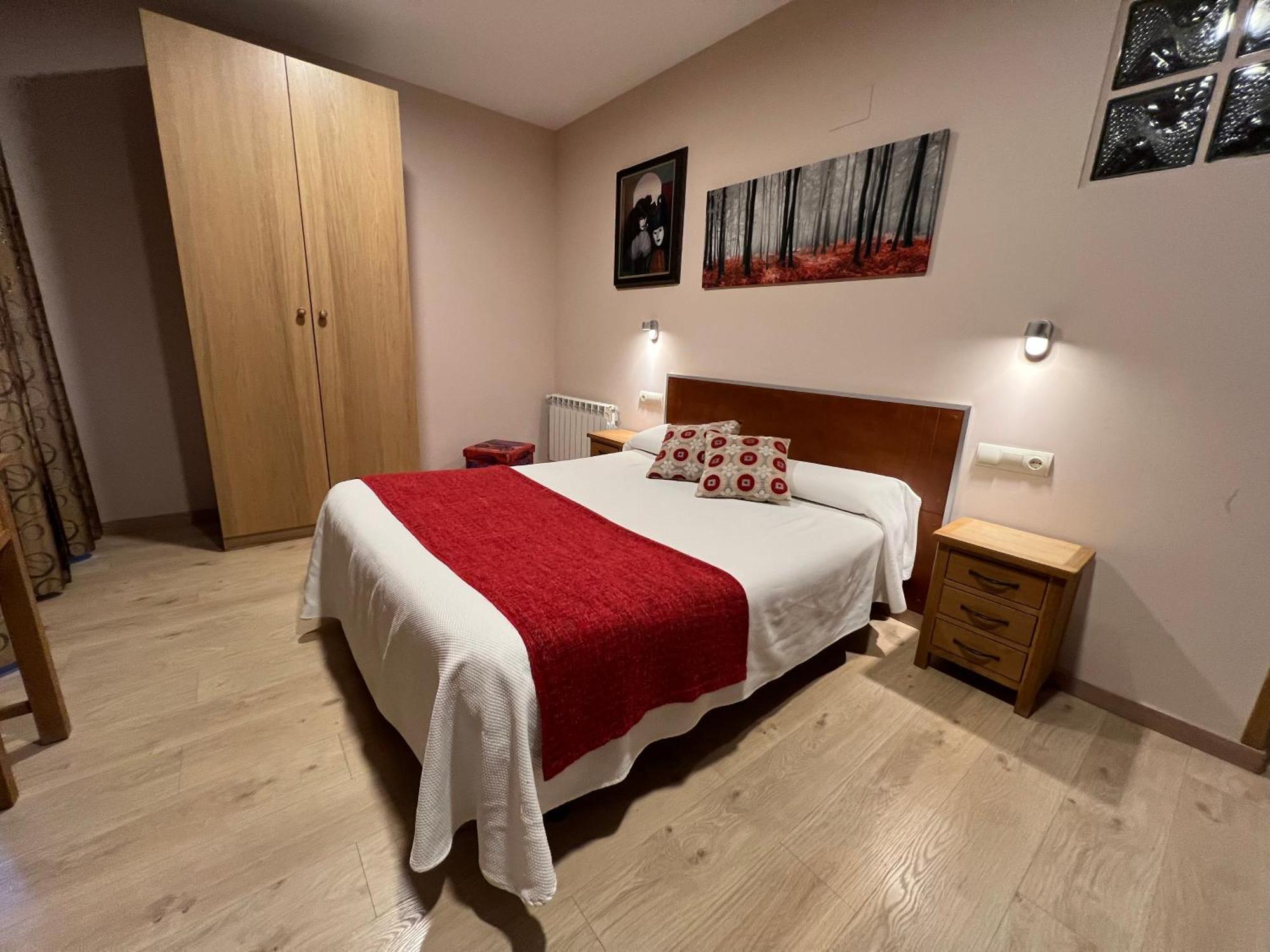 Hotel Jaques Хака Экстерьер фото